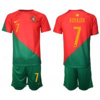 Camiseta Portugal Cristiano Ronaldo #7 Primera Equipación Replica Mundial 2022 para niños mangas cortas (+ Pantalones cortos)